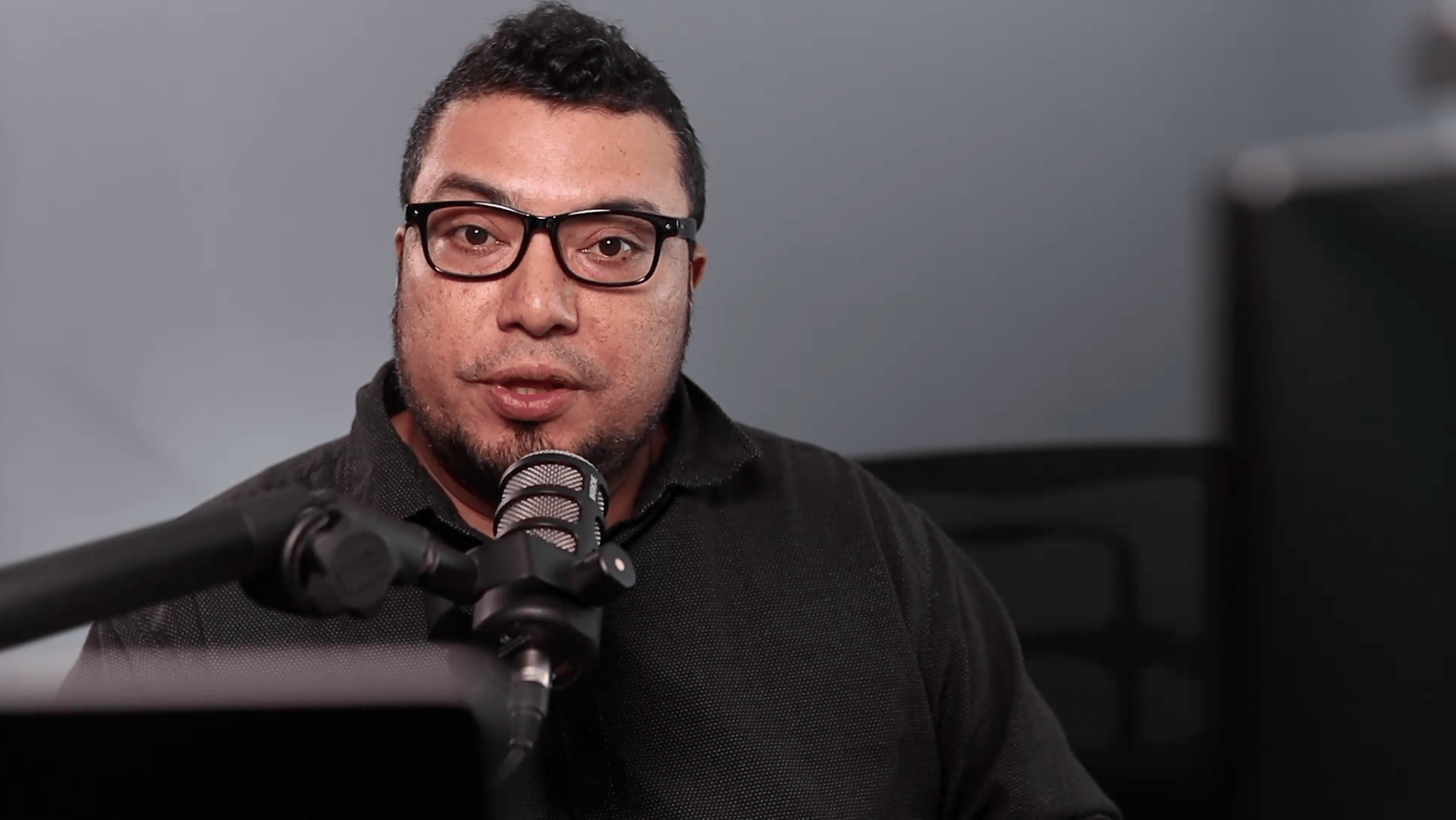 Selvin Ortiz at desk